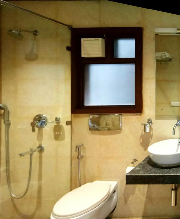 Uds Villa Scandinavian B&B - Next To Vfs Νέο Δελχί Εξωτερικό φωτογραφία